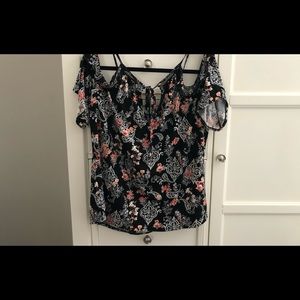 WHBM cold shoulder flattering shortsleeve knit top